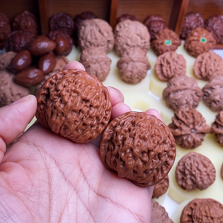 【闪购商品】文玩核桃吊坠苗***儿40莲花