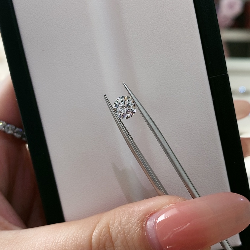 【闪购商品】合成碳硅石925银梨**点