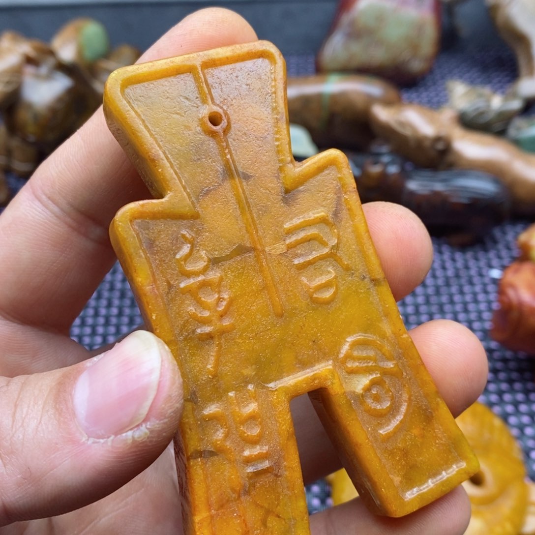 蛇纹石玉颈饰足银镀金镶嵌