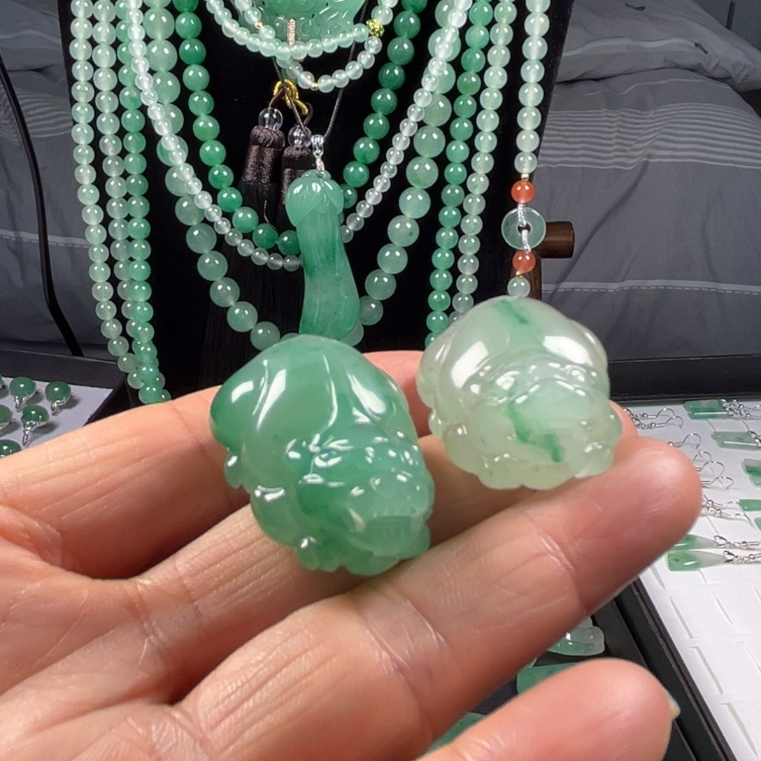 石英质玉吊坠(不含链)合金