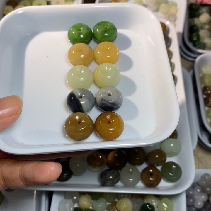 回***忆和田玉未镶嵌手链微瑕一共30