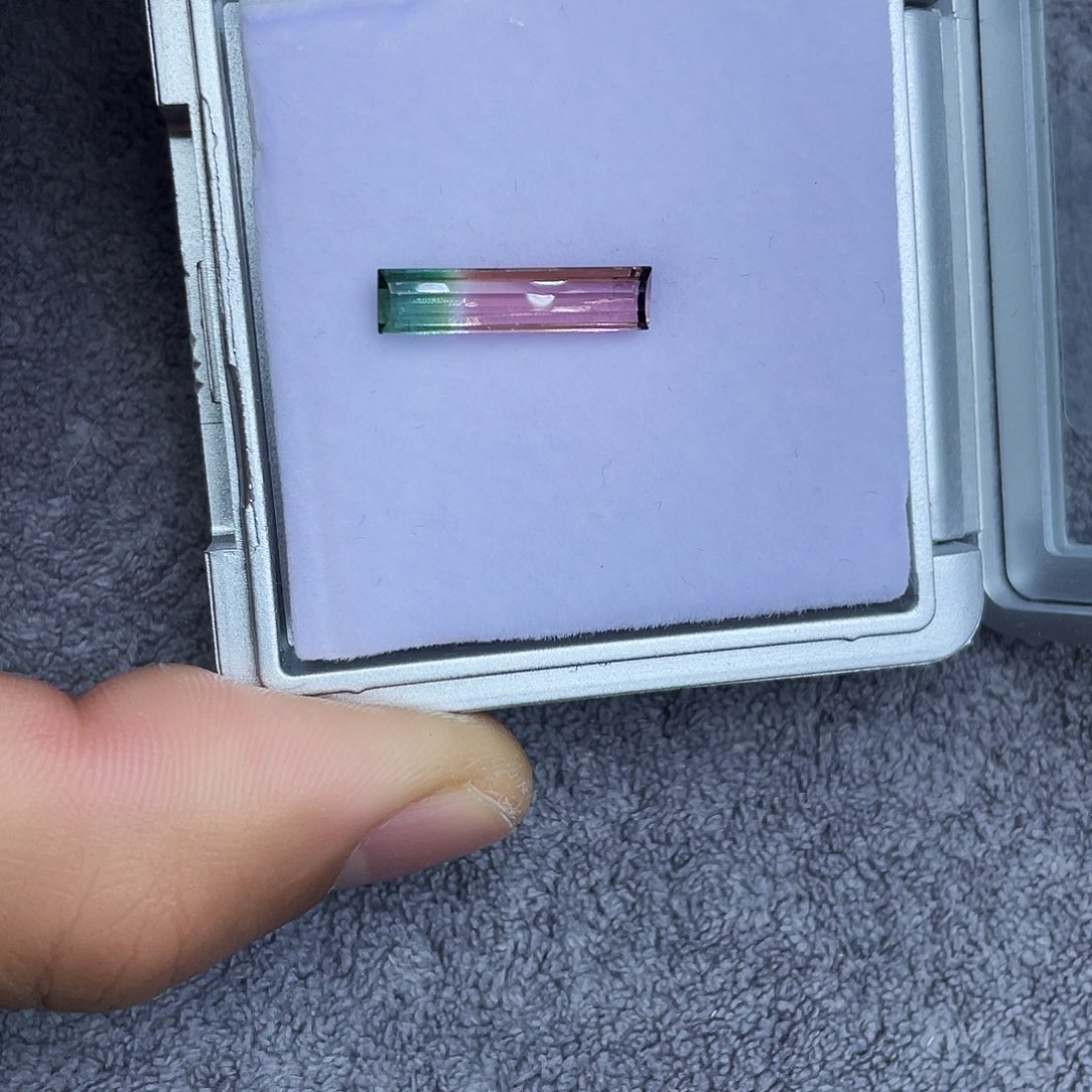 未镶嵌碧玺裸石2.384Ct