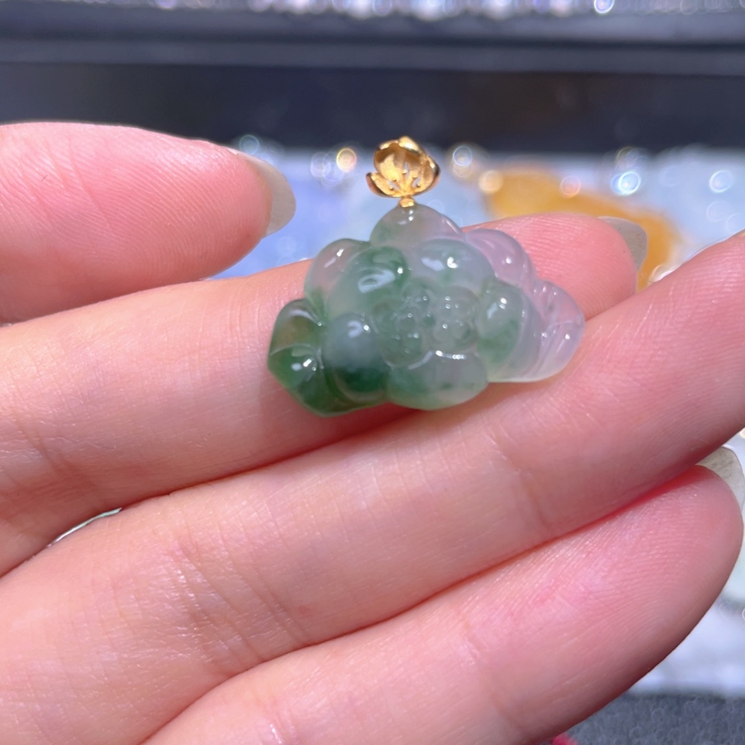 颈饰18K金镶嵌翡翠翡翠