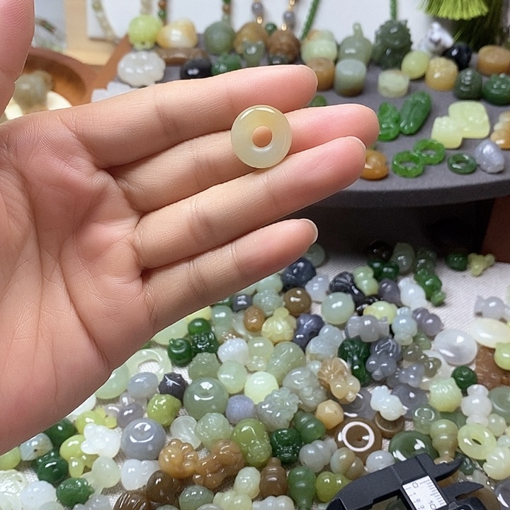 未镶嵌和田玉挂件甜甜圈