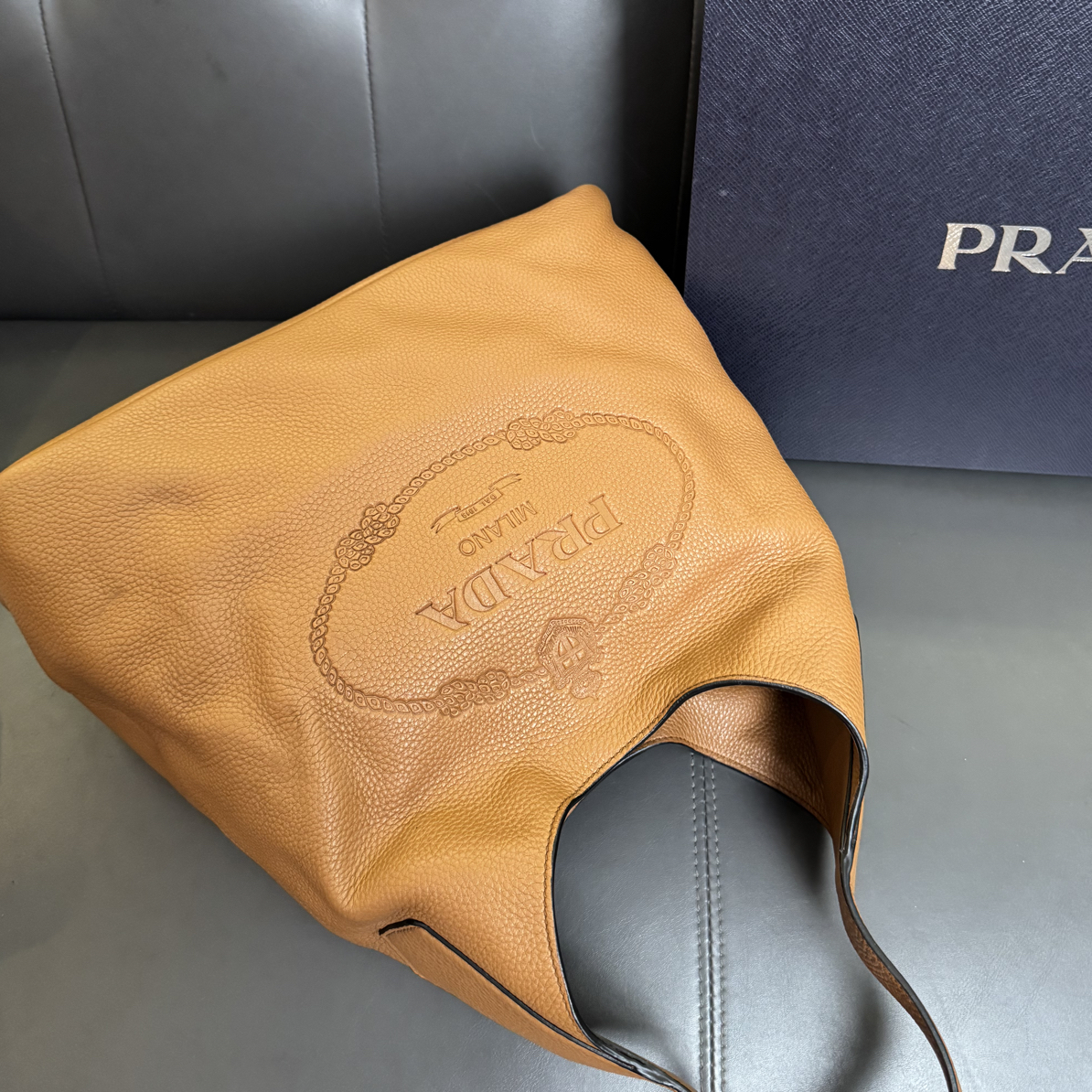 99新 Prada/普拉达 普拉达棕色荔枝纹单肩托特包