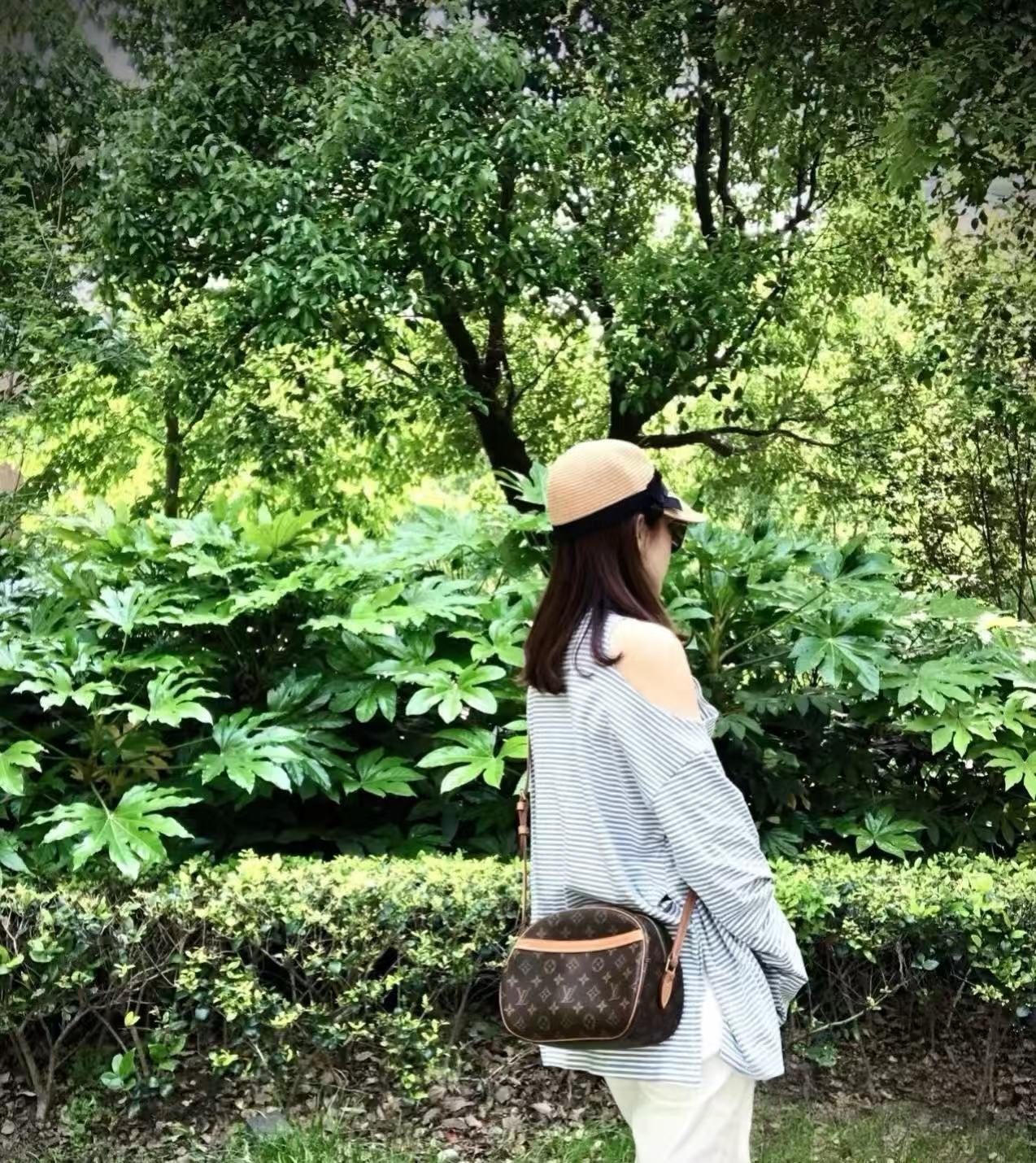 修复品LouisVuitton/路易威登苹果包单肩包后换植鞣革2包包