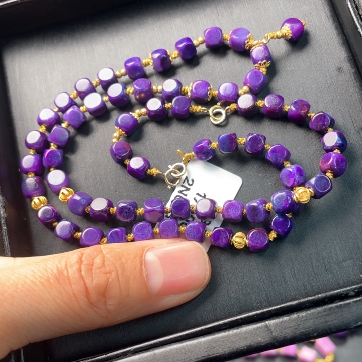 18K金镶嵌苏纪石（舒俱来）项链