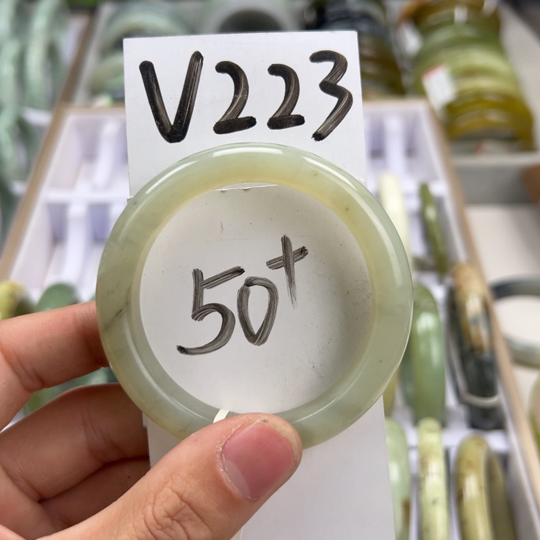 岫玉手镯未镶嵌天然岫玉微瑕