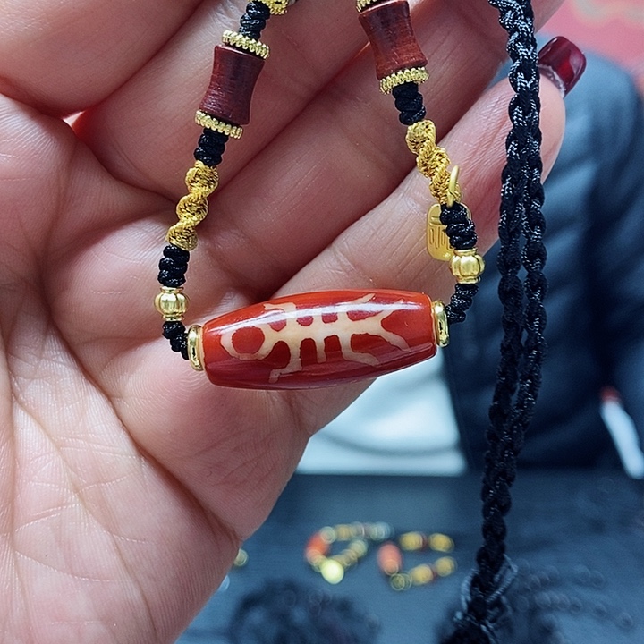 玛瑙/玉髓颈饰合金