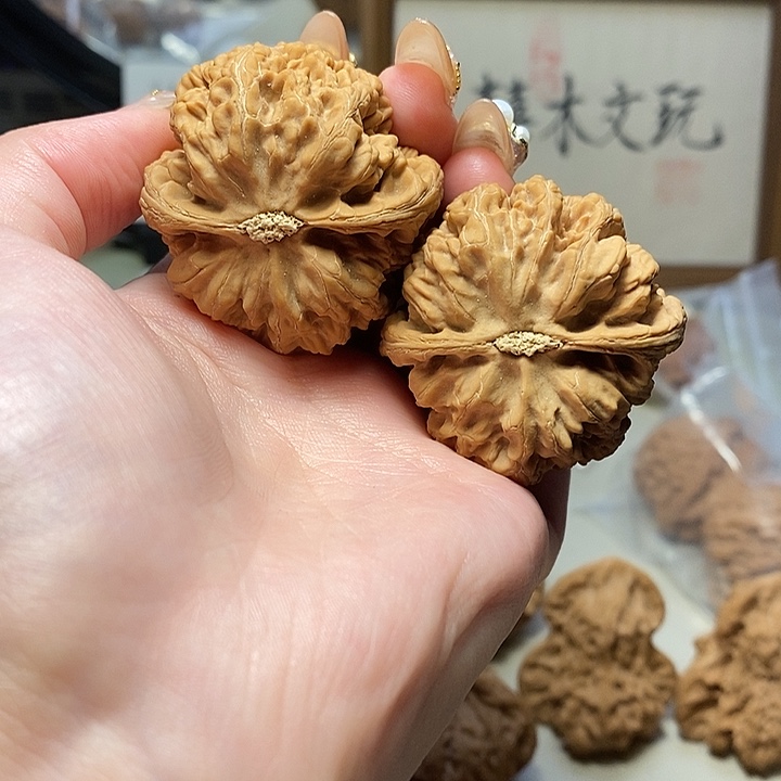 吊坠文玩核桃43粗筋
