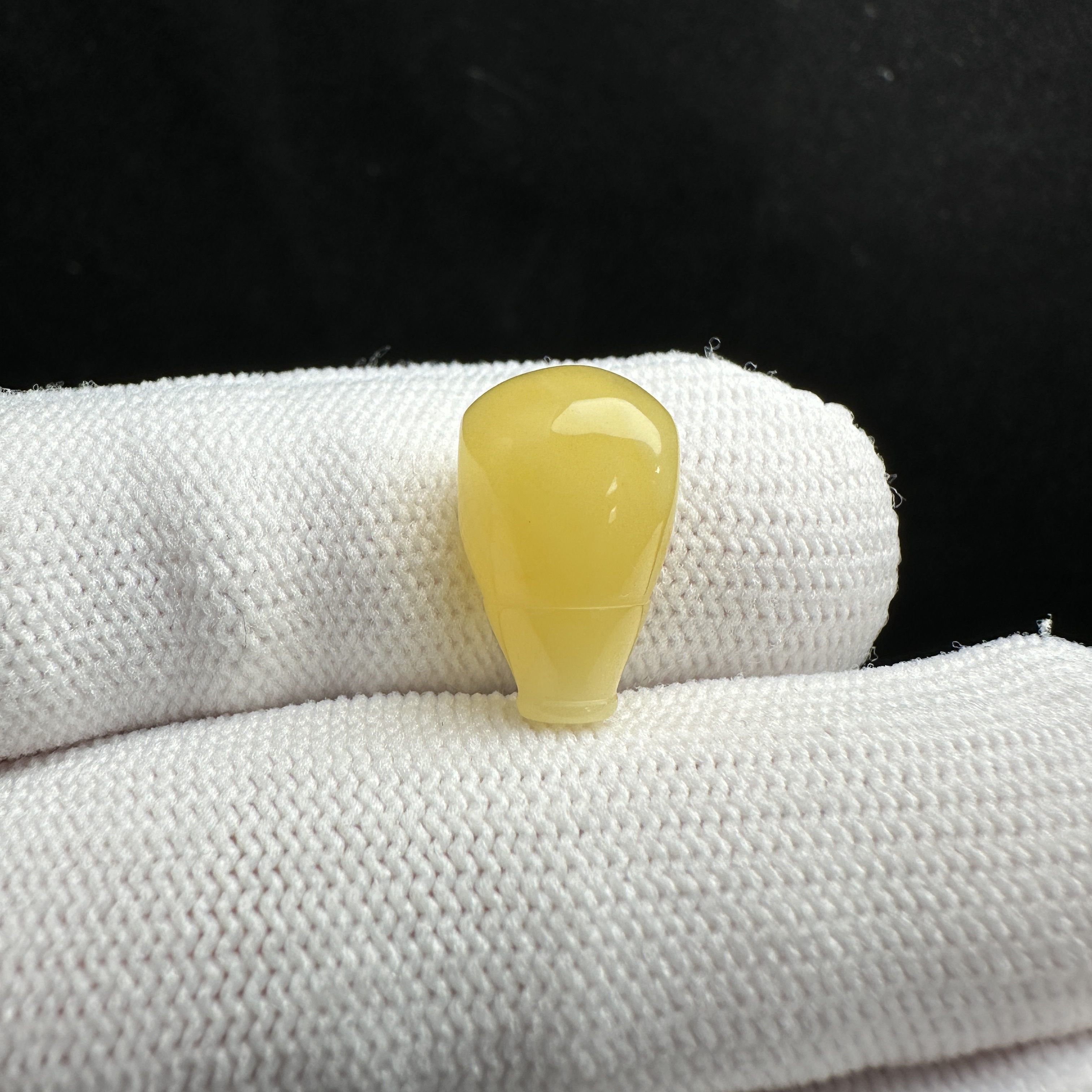 Z3164 天然蜜蜡 鲨鱼背三通 9.5*15mm支持复检