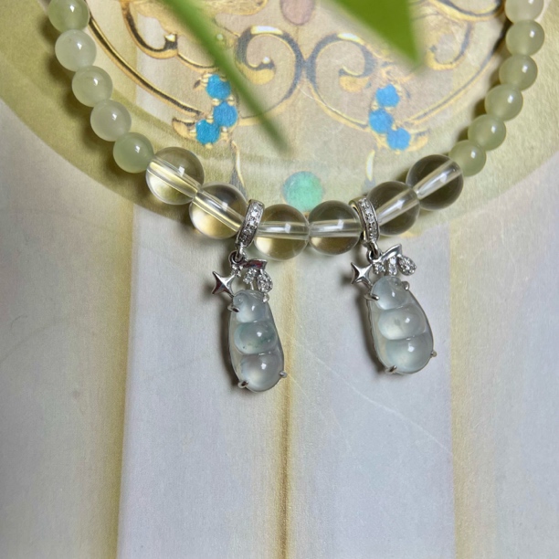 天然A货翡翠高冰种豆子吊坠18k金南非真钻镶嵌项链气质时尚款