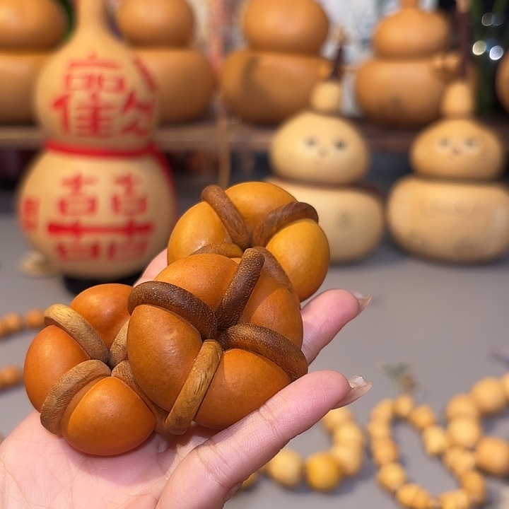 吃***子贝果 手把件 老皮