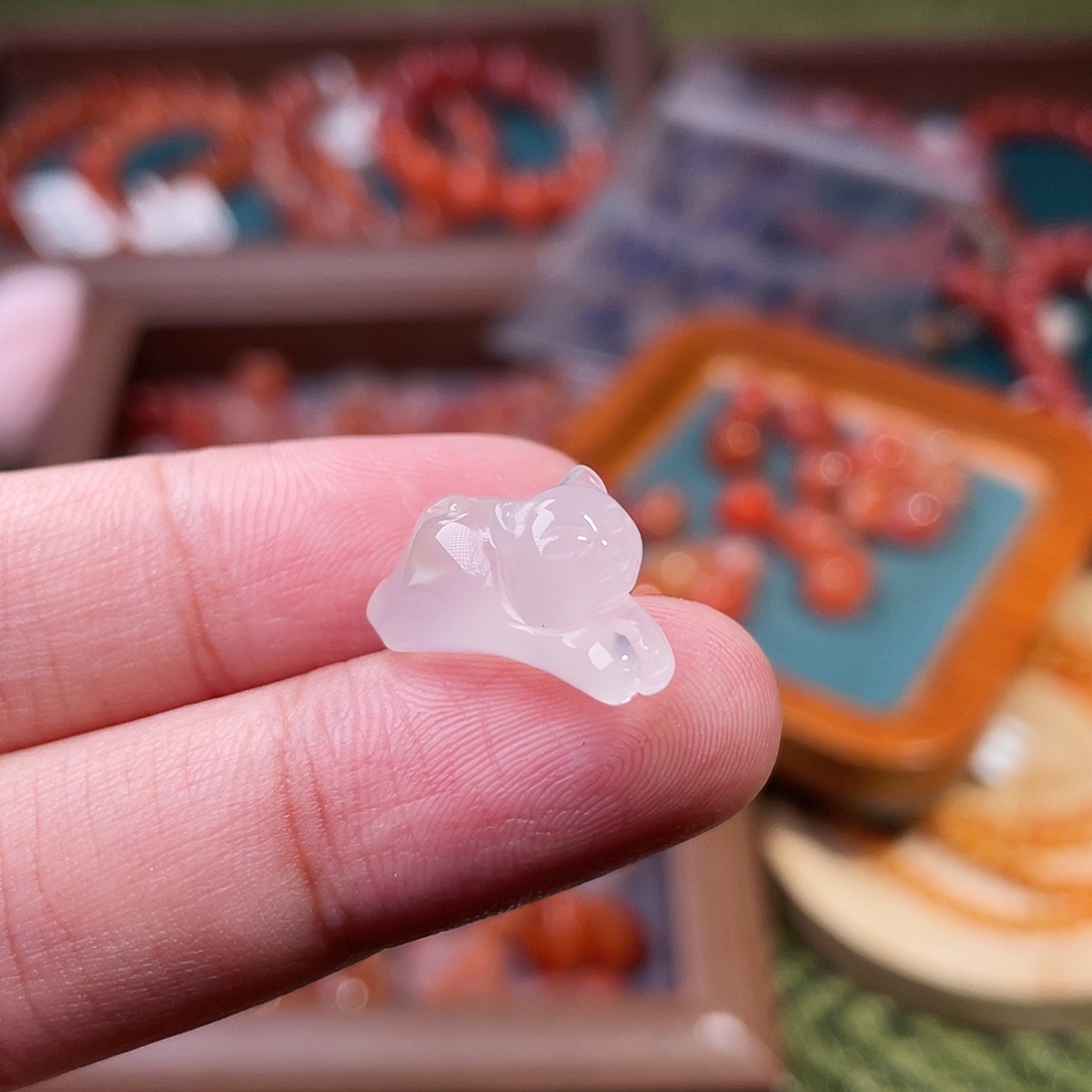 南红玛瑙未镶嵌摆件