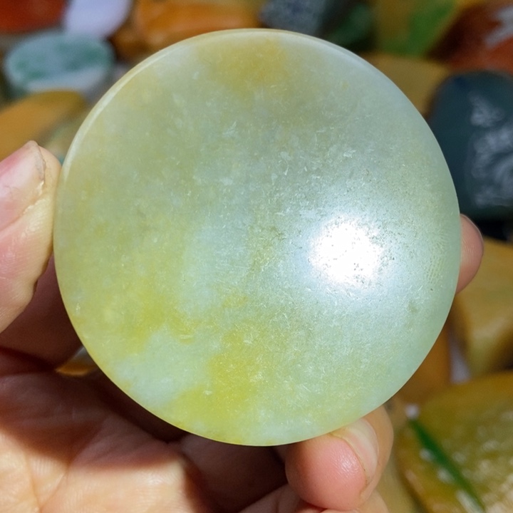 翡翠未镶嵌颈饰缅甸