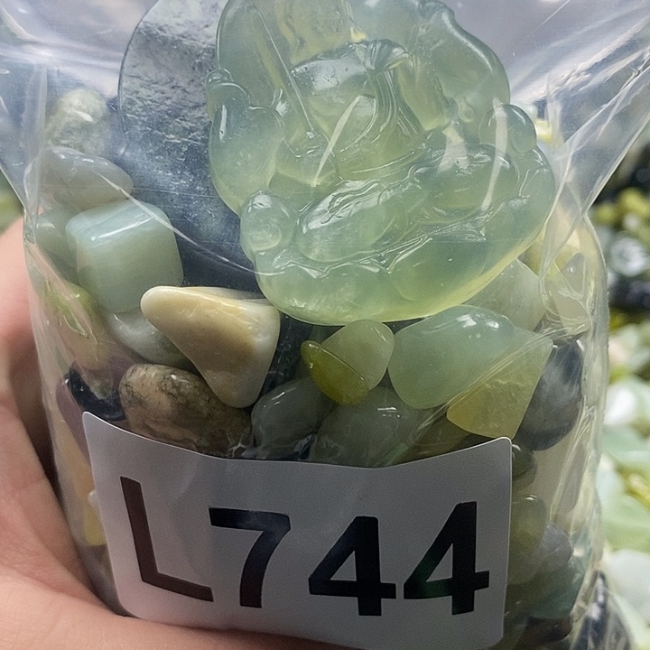 岫玉鱼缸石未镶嵌