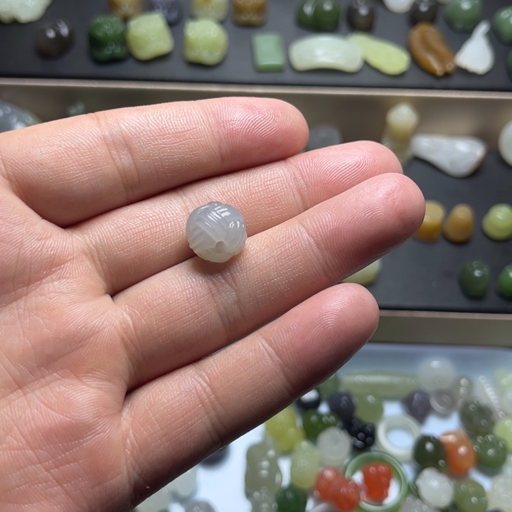 A***y和田玉未镶嵌颈饰