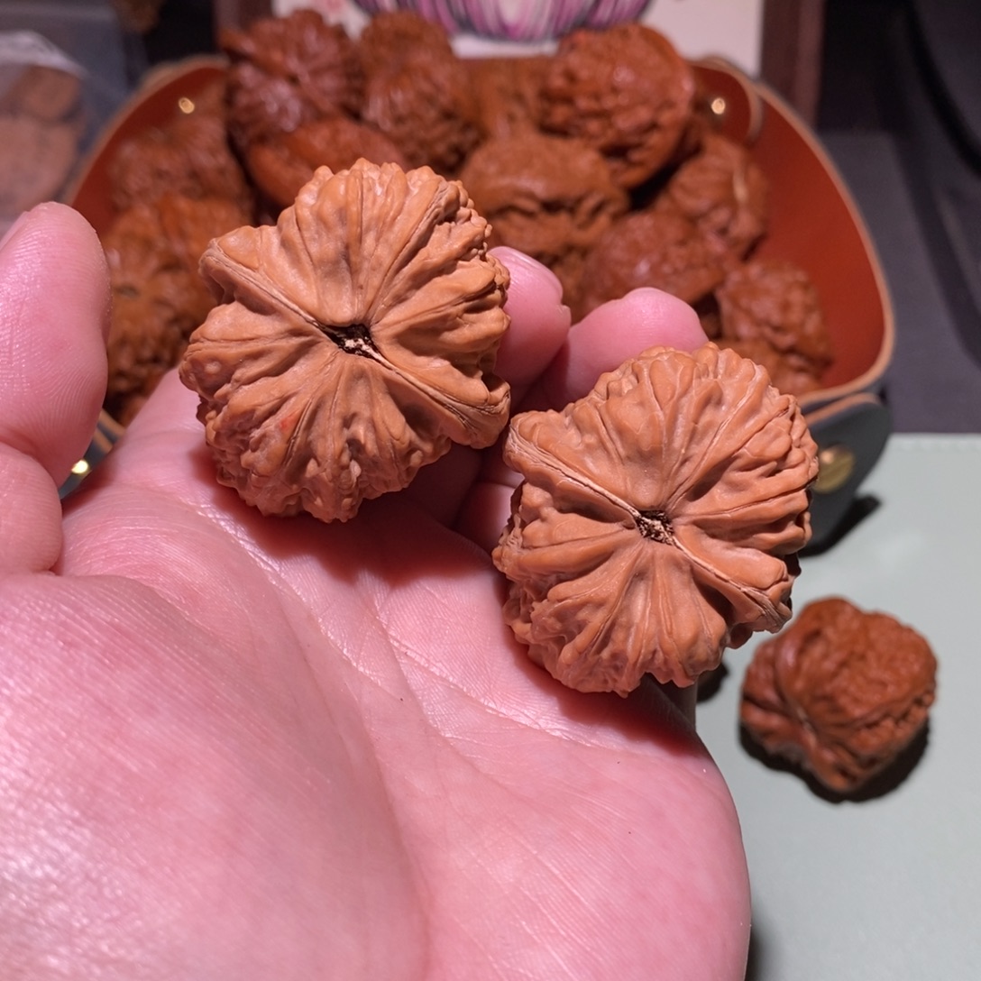 腻***歪吊坠文玩核桃全品38赤龙鸡心树王