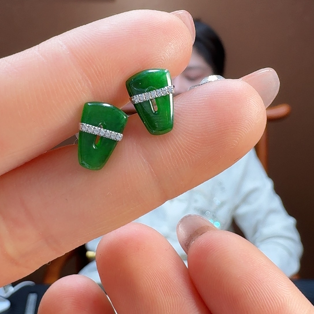 翡翠耳饰18K金镶嵌耳饰