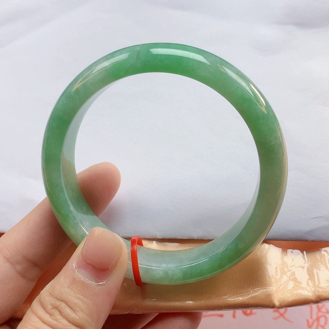 翡翠手镯未镶嵌57圈600110