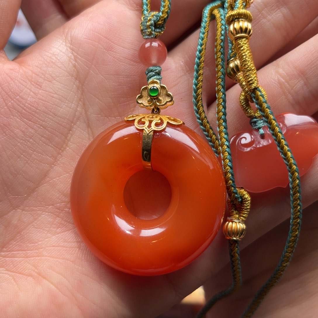 南红玛瑙吊坠(不含链)18K金镶嵌A****n