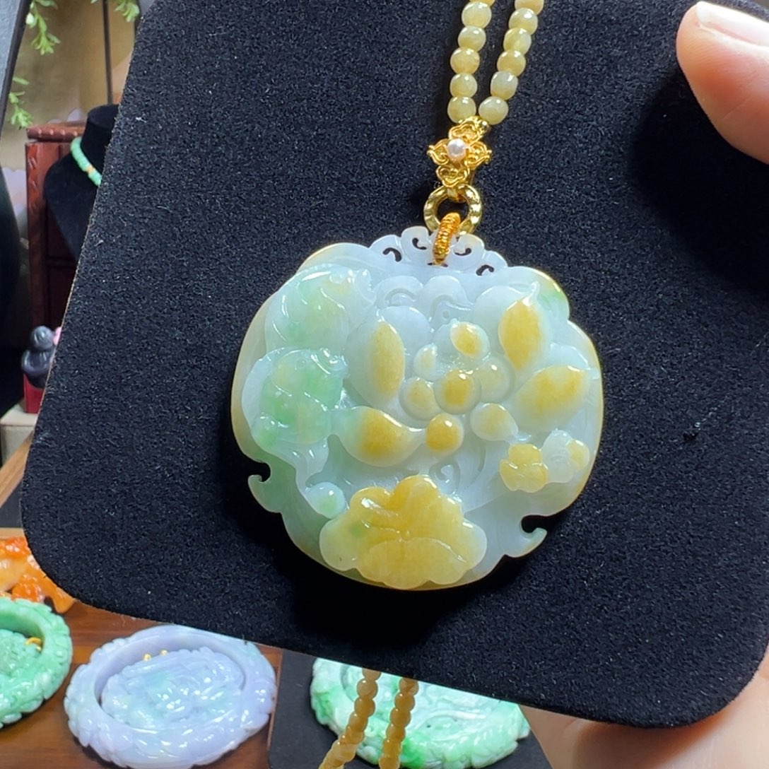 翡翠未镶嵌毛衣链冰皇帝如意锁