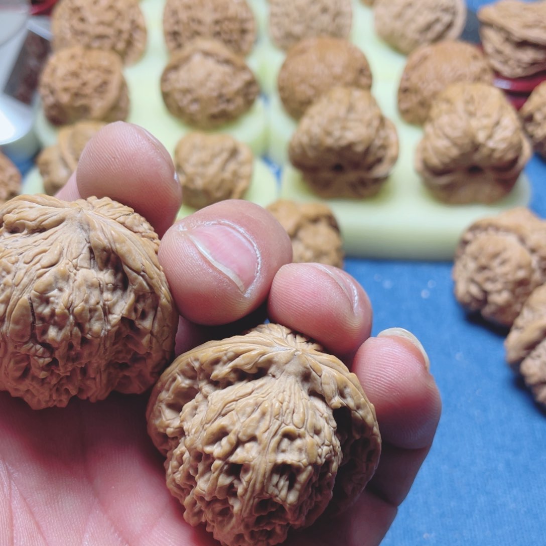 文玩核桃吊坠穆*斯南疆石