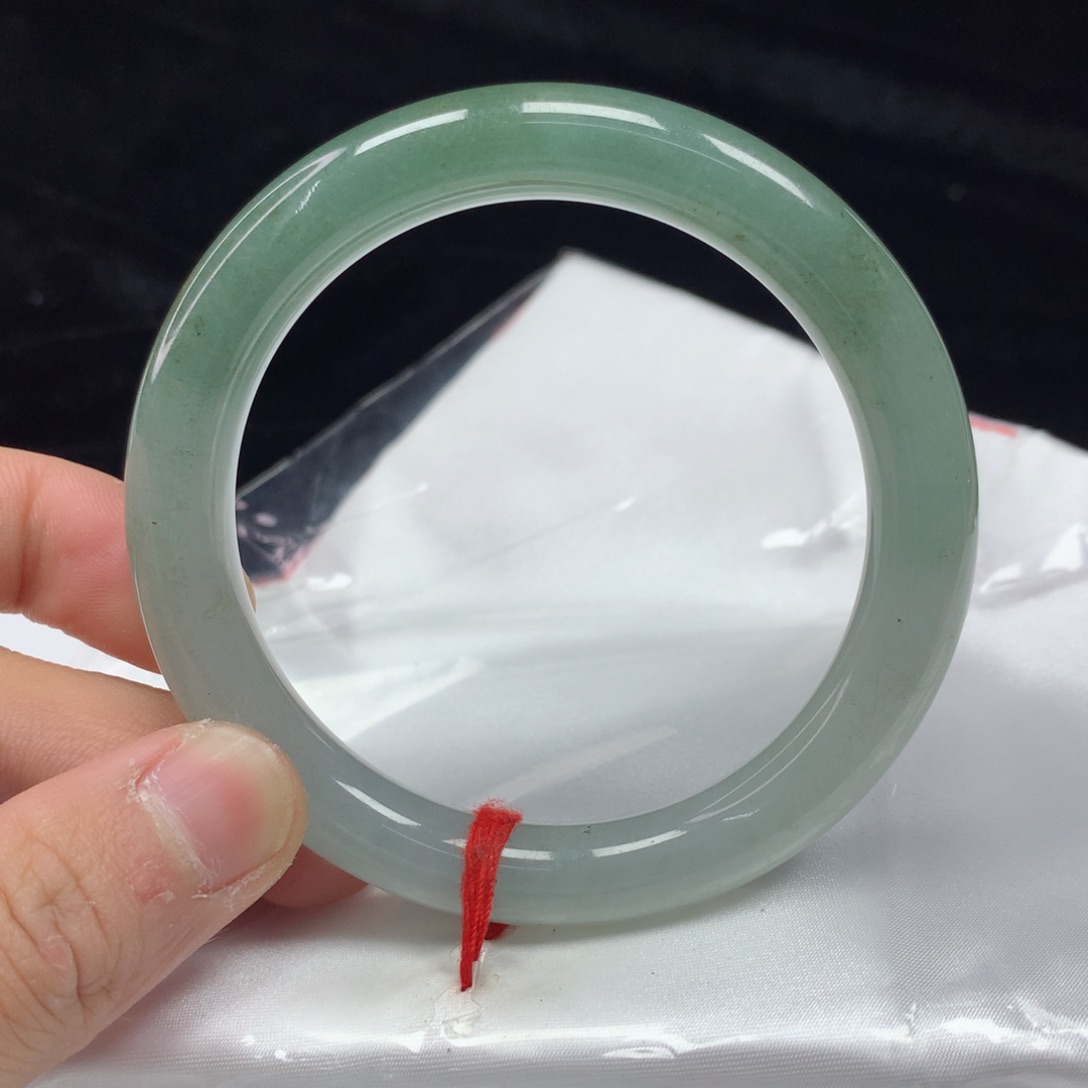 翡翠手镯（圆镯）未镶嵌57.3