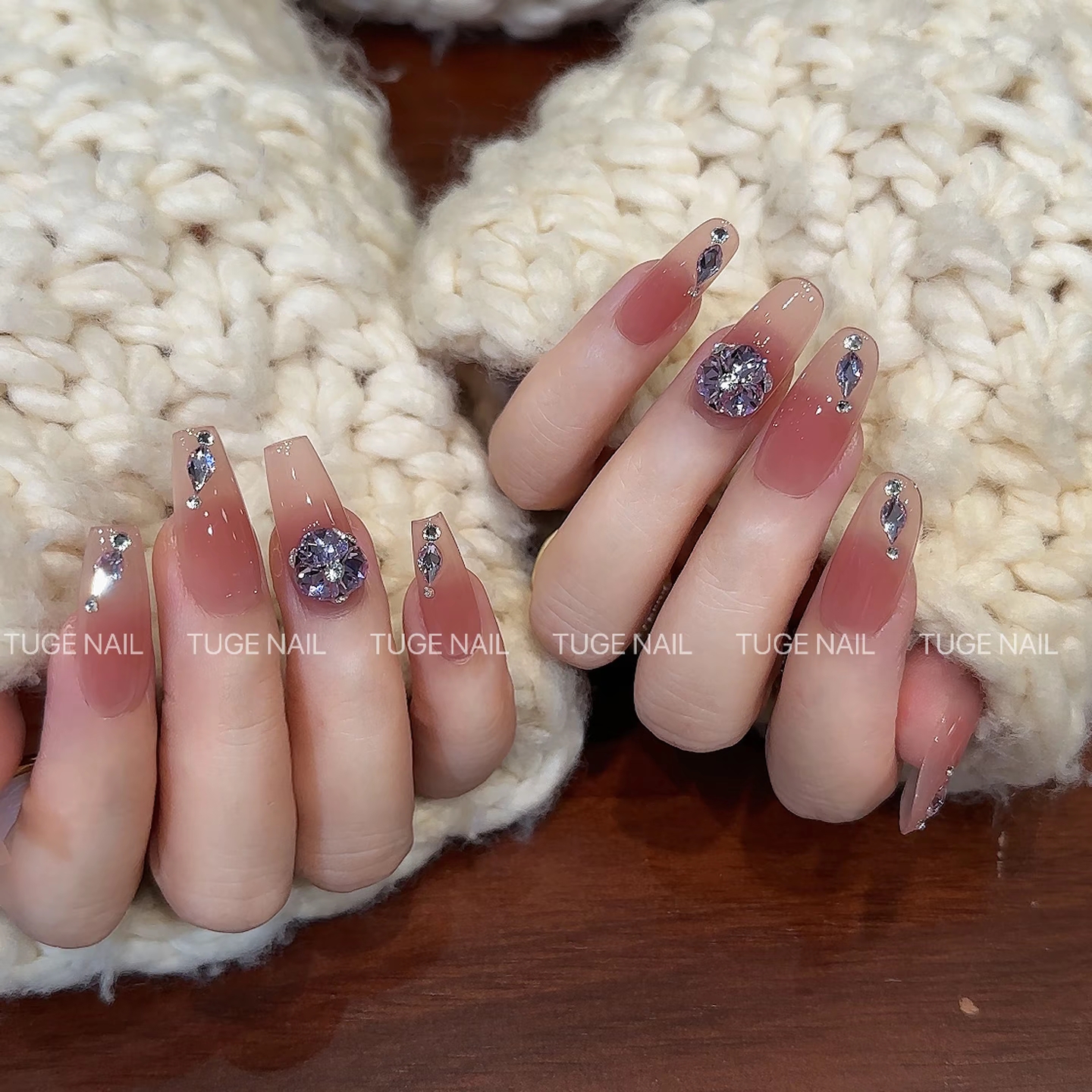 Tuge Nail “幻城紫” 渐变猫眼粉墨晕染手绘勾勒高级感美甲阿金