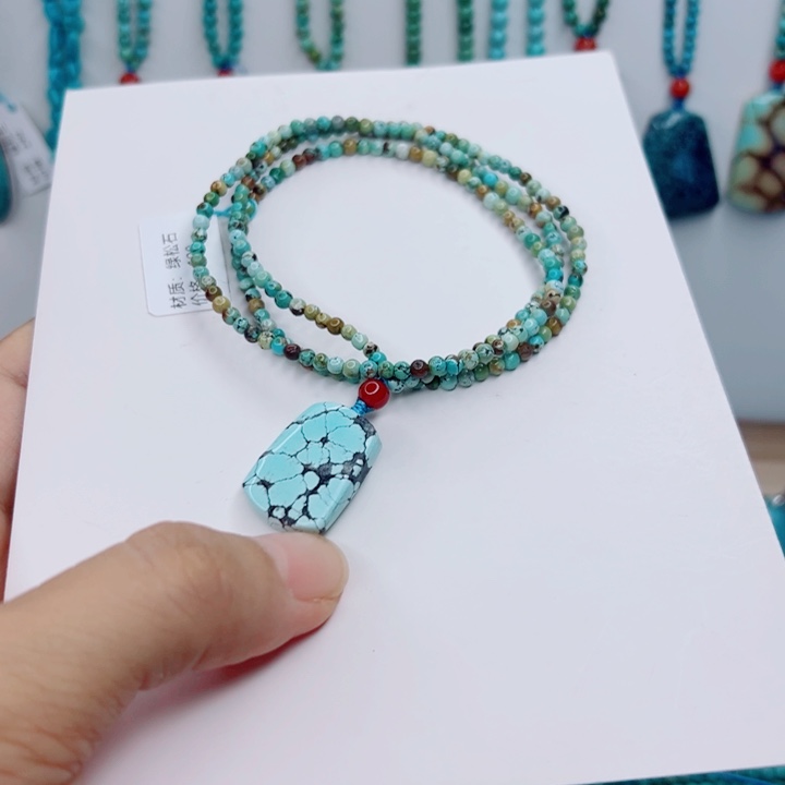 未镶嵌绿松石颈饰