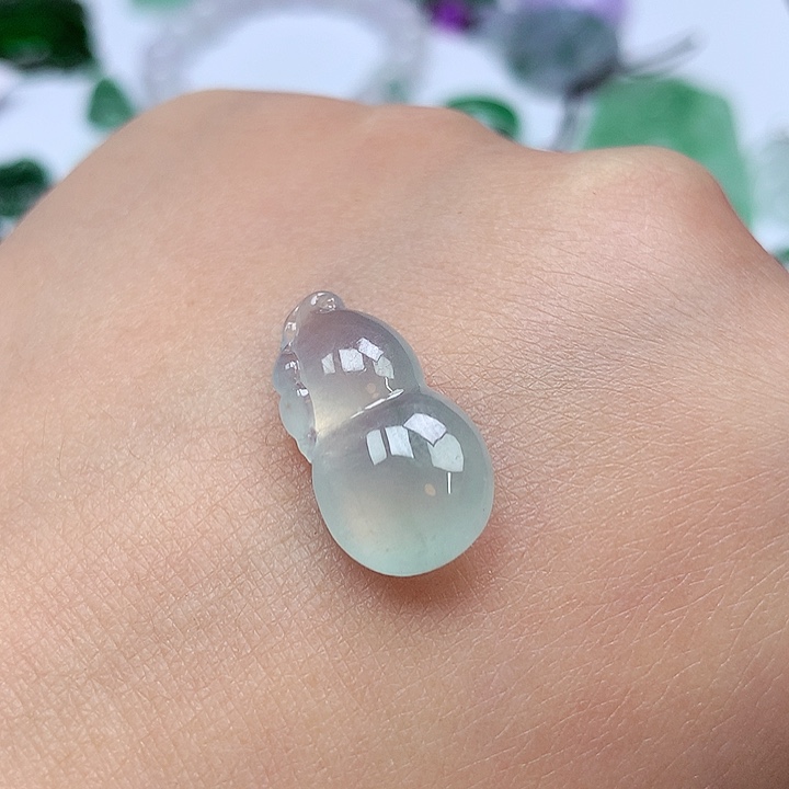 翡翠未镶嵌颈饰葫芦