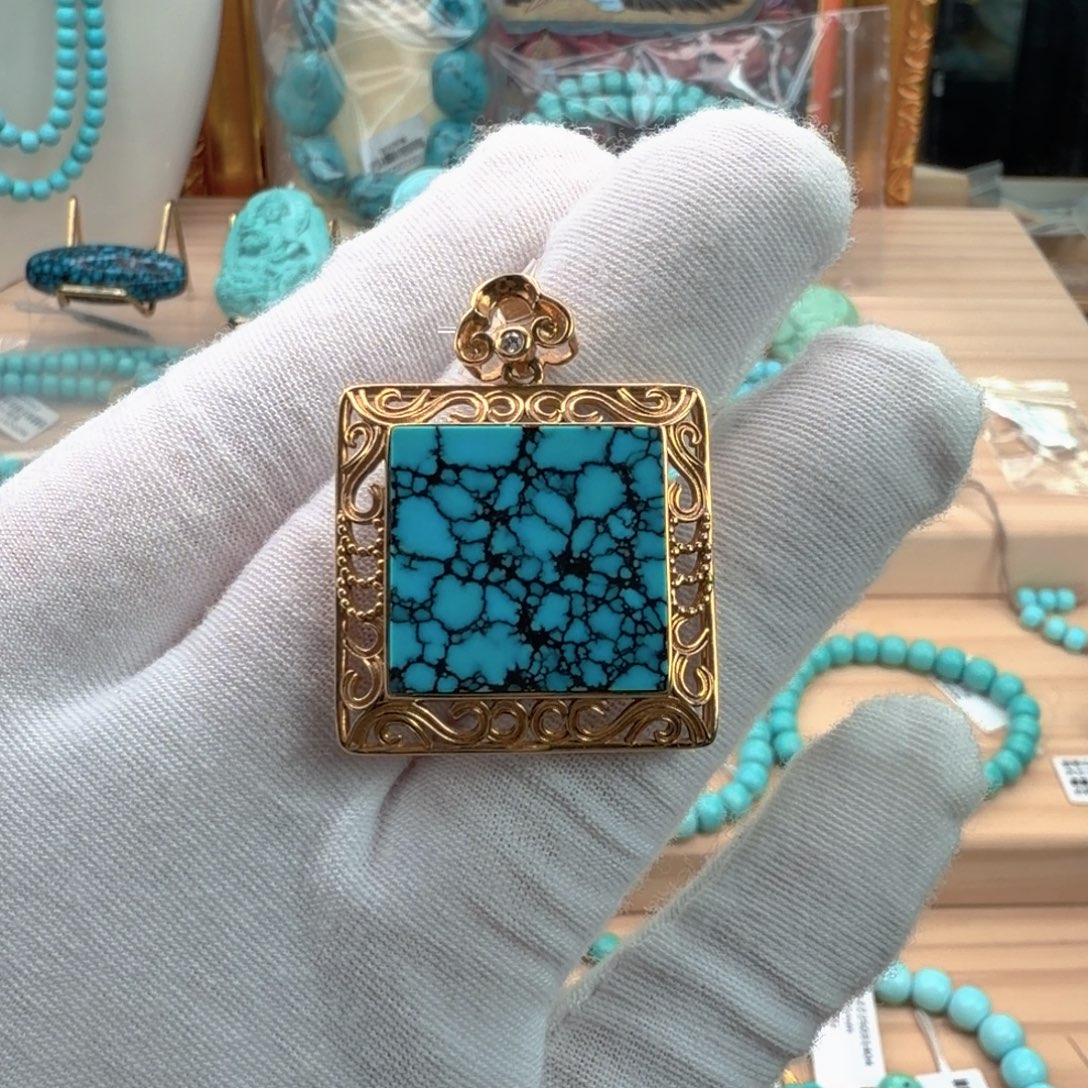 绿松石18K金镶嵌珠宝奇石