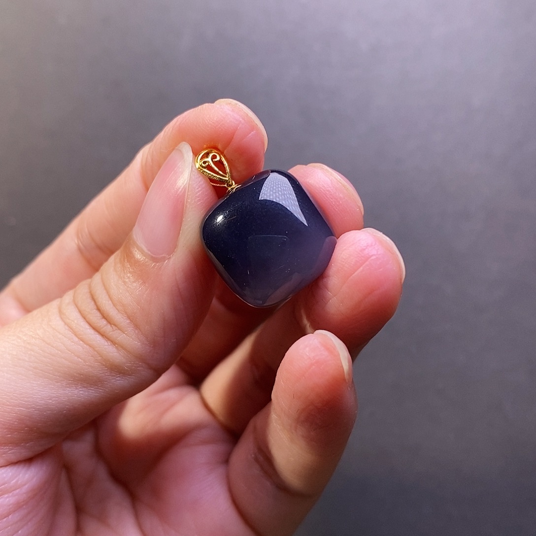 和田玉颈饰18K金镶嵌平***?