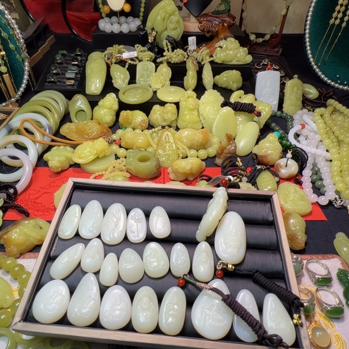 和田玉颈饰未镶嵌禁拍链接米达，可以挑