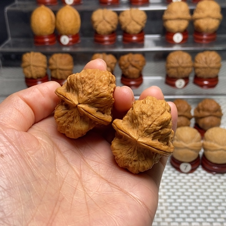 文玩核桃把件33至尊蟾王