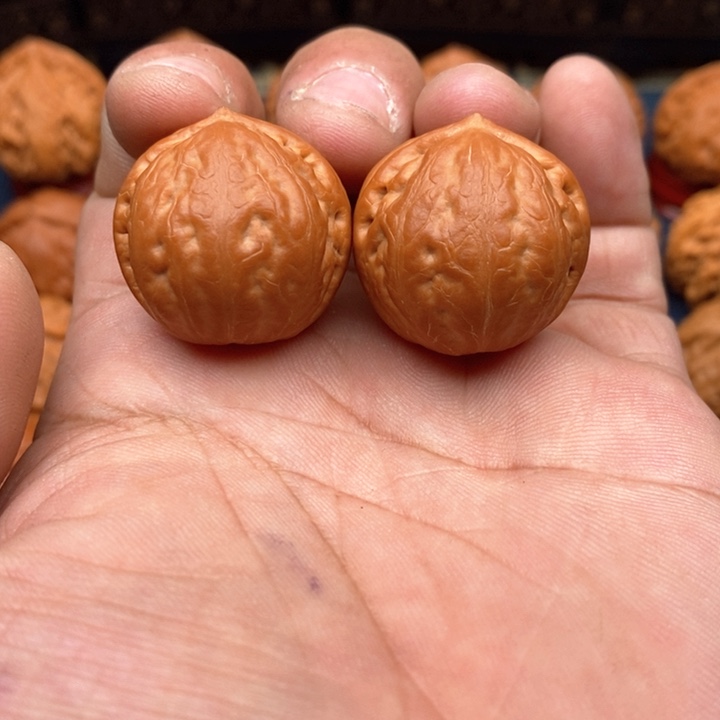 文玩核桃把件绣球