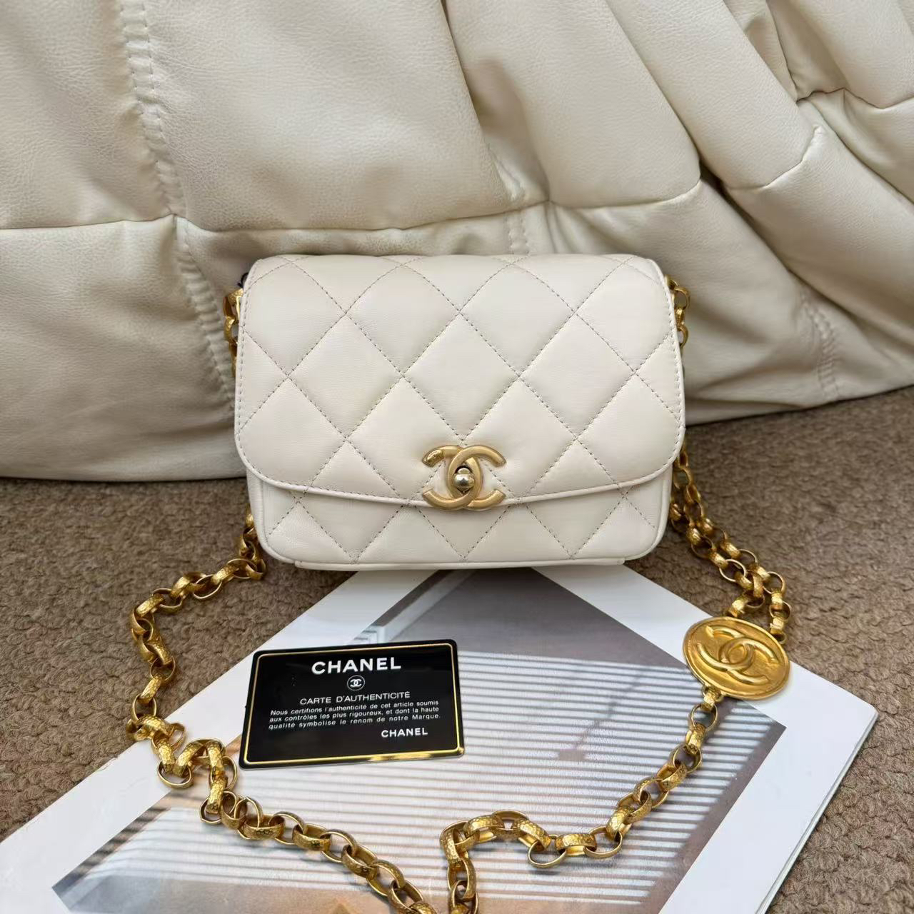 95新 Chanel/香奈儿 乳白色 羊皮 金币方胖子单肩包/669455237