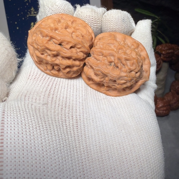 文玩核桃吊坠大枣编号1118，35-36-35，礼盒发货