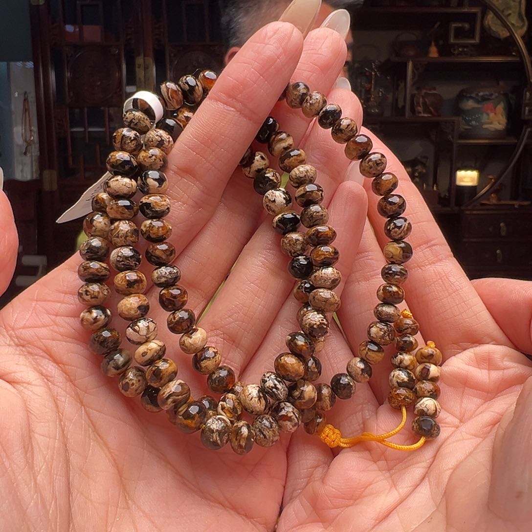 琥珀裸石未镶嵌抚顺琥珀20513。6mm