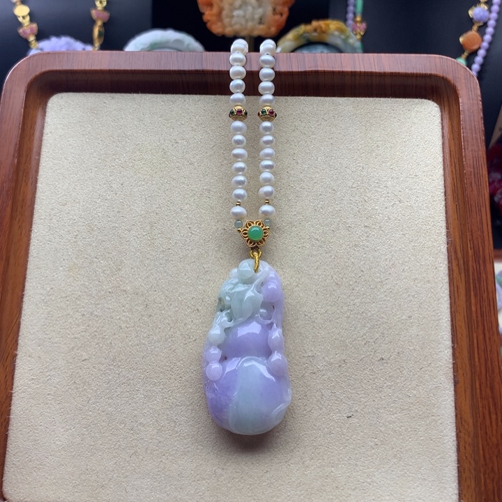 翡翠颈饰未镶嵌紫翡葫芦