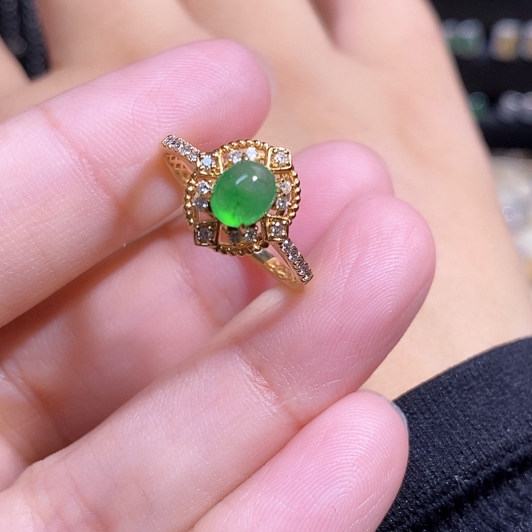 18K金镶嵌戒指翡翠川*述