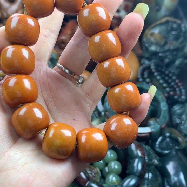 透闪石质玉未镶嵌珠宝奇石