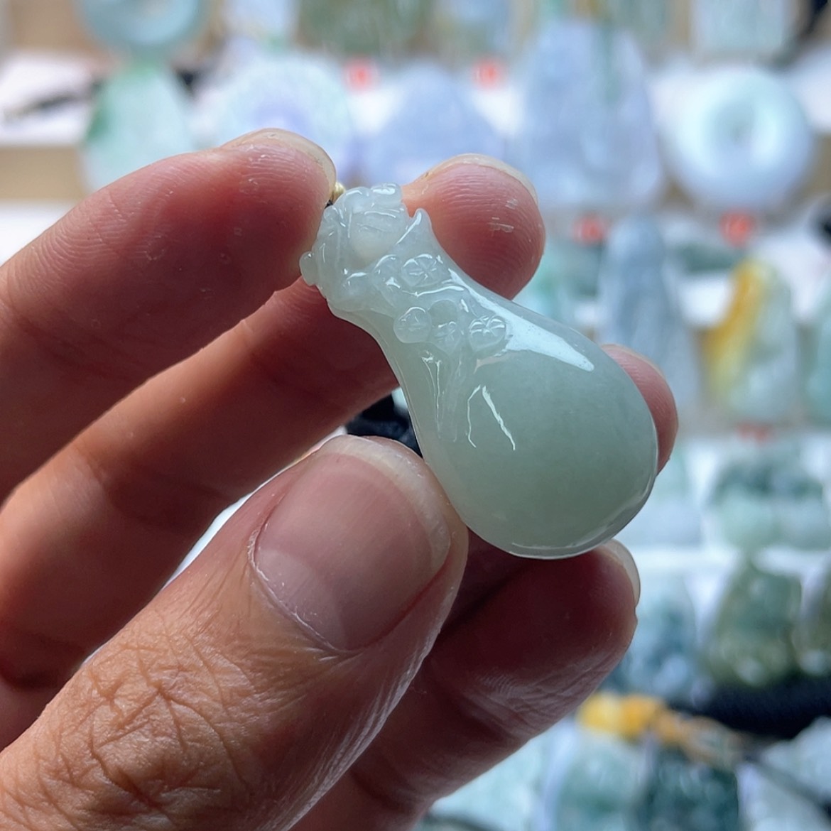 【闪购商品】颈饰未镶嵌翡翠玉瓶