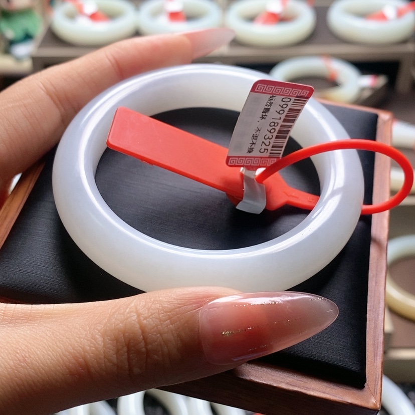 【闪购商品】和田玉手镯未镶嵌君*兰