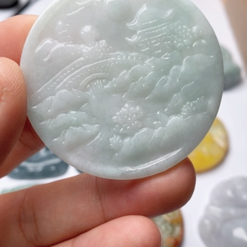 翡翠颈饰未镶嵌翡翠