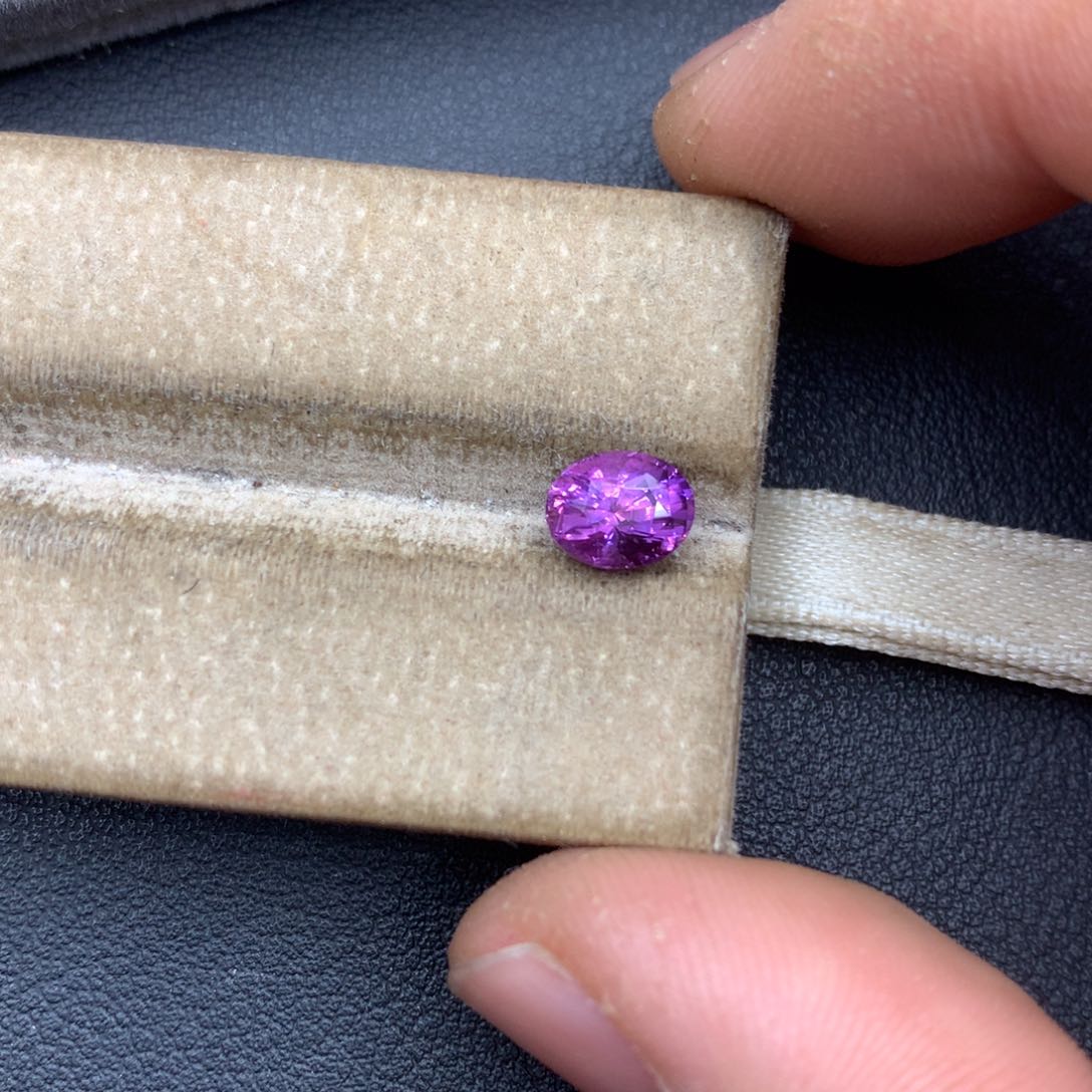 裸石蓝宝石盛**韵1.56ct无烧薰衣草大证