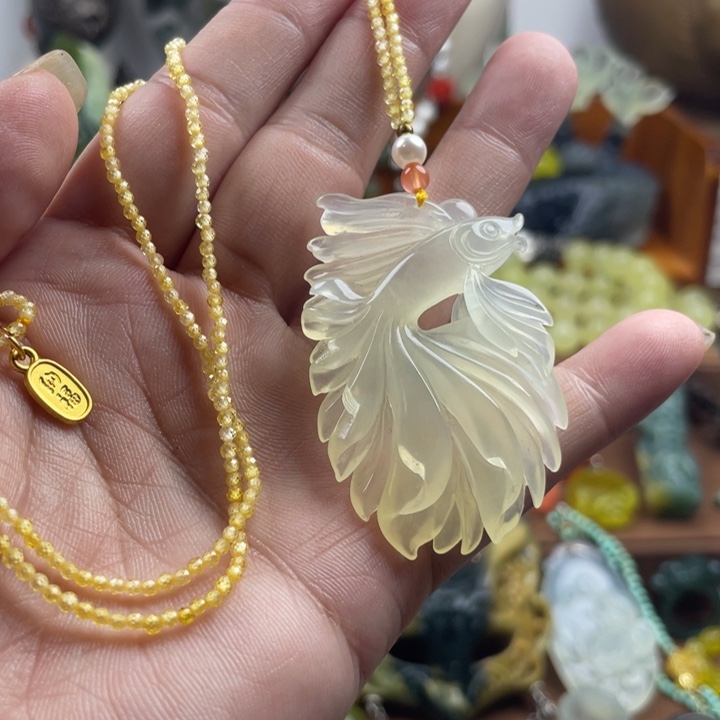 蛇纹石玉未镶嵌吊坠