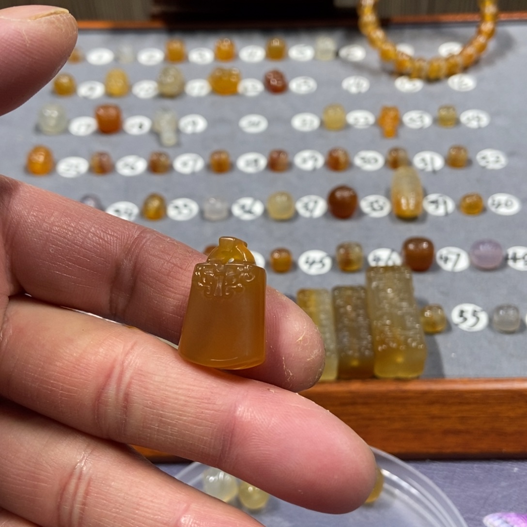 顾***烨玛瑙/玉髓合金颈饰锁