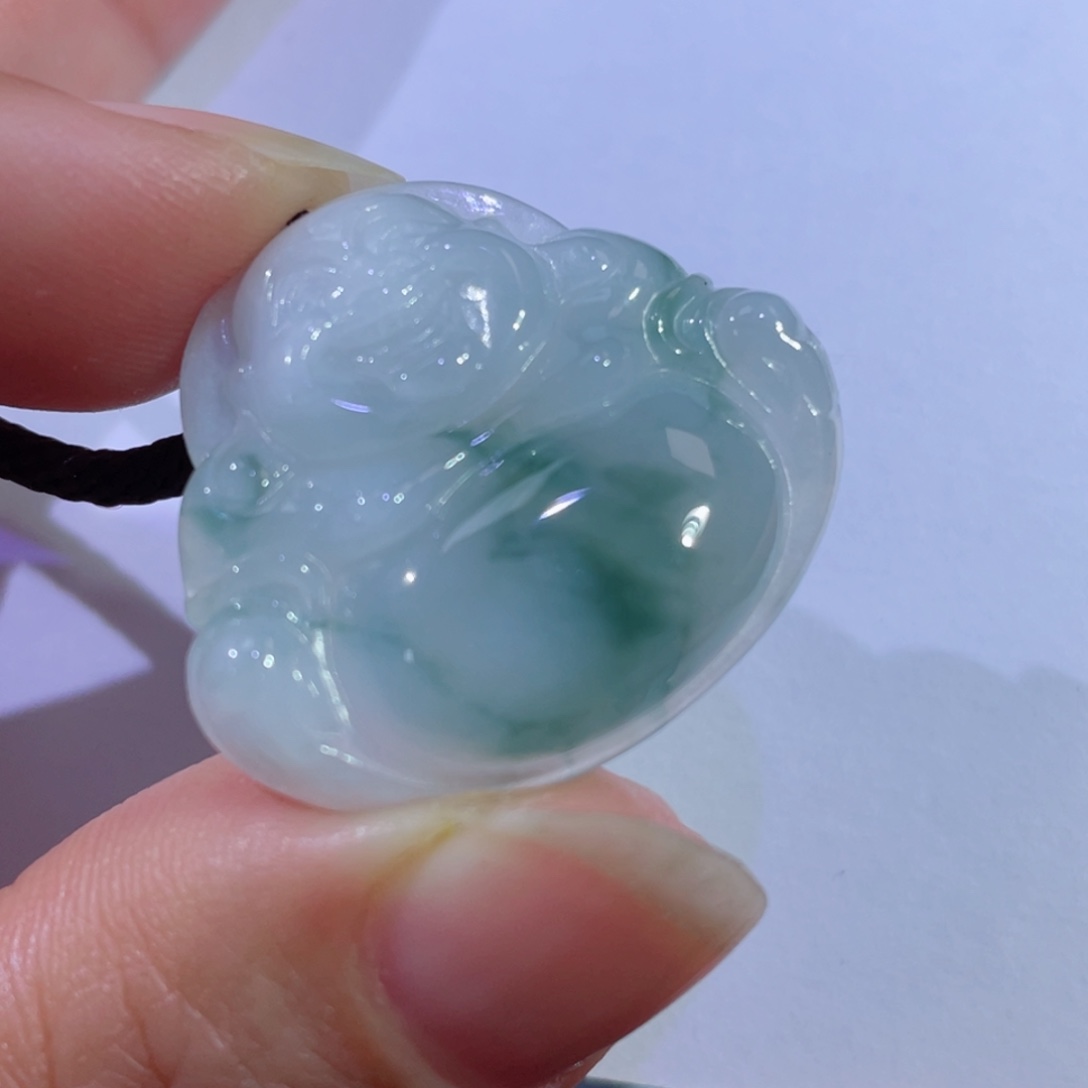 翡翠颈饰未镶嵌佛公