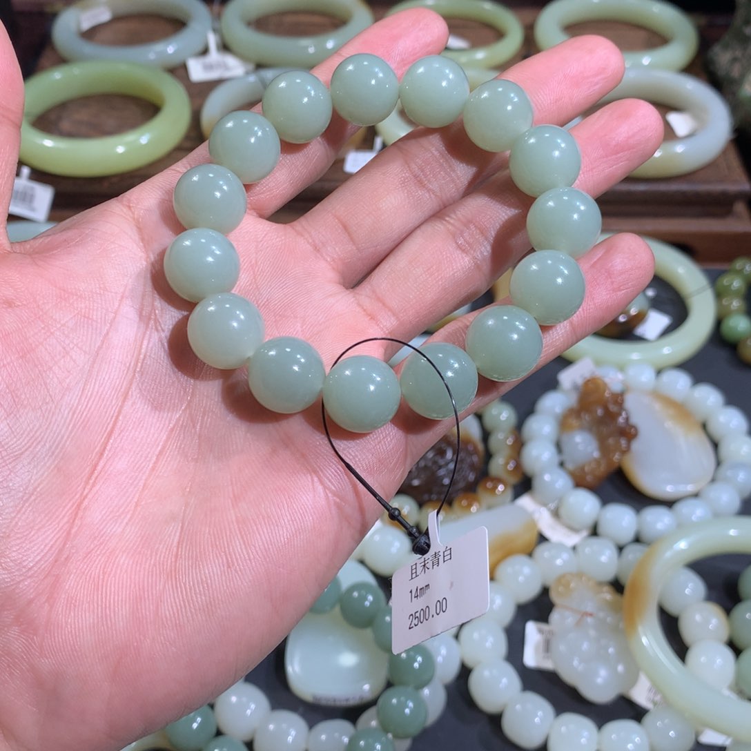 和田玉手链未镶嵌新疆且末近矿青白蓝调手串